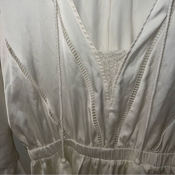 ExpressâIvory Satin Blouse - Picture 5 of 5